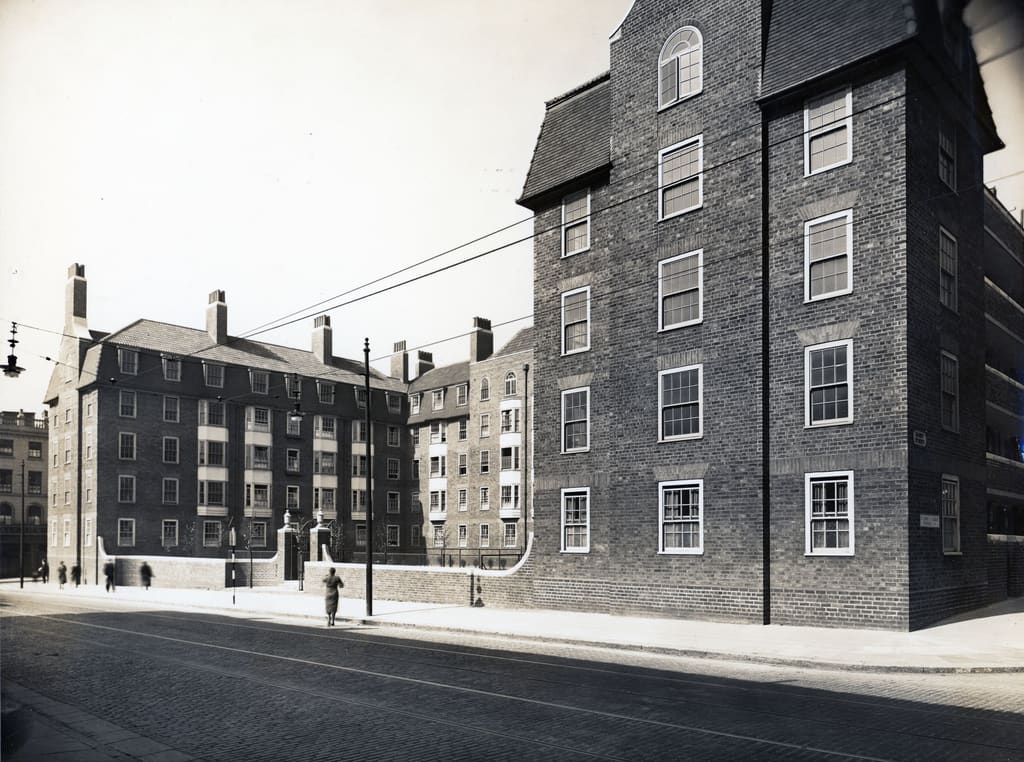Photograph of tenement housing, Liverpool, 1935. Stewart Bale Collection, SB/P/11658-1.